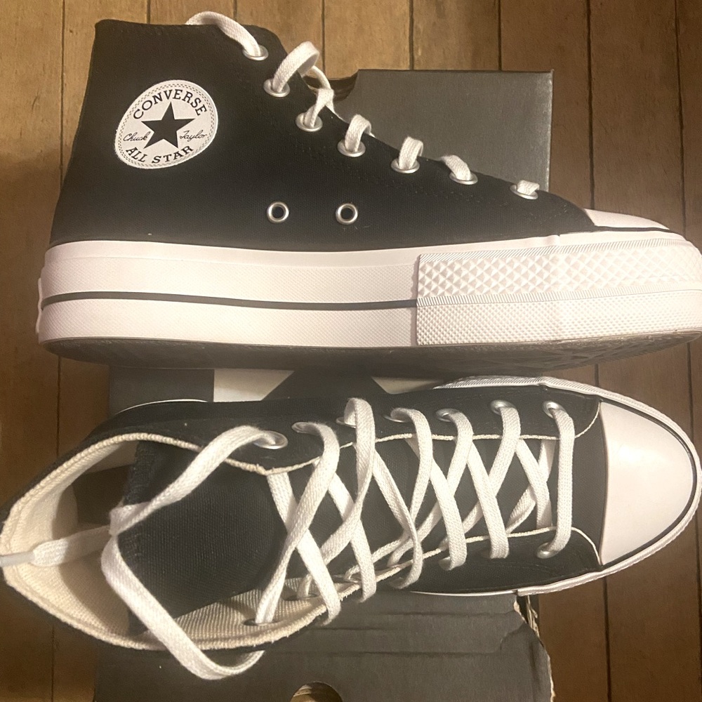 Converse Platform - Size 8